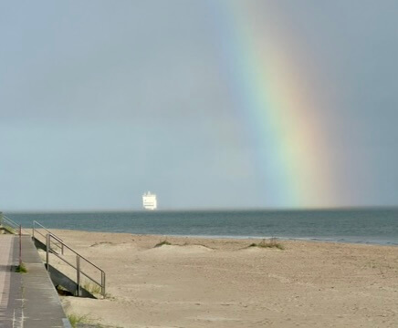 Ein Regenbogen und die Nordsee
