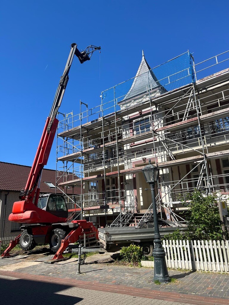 Villa Dora im Gerüst